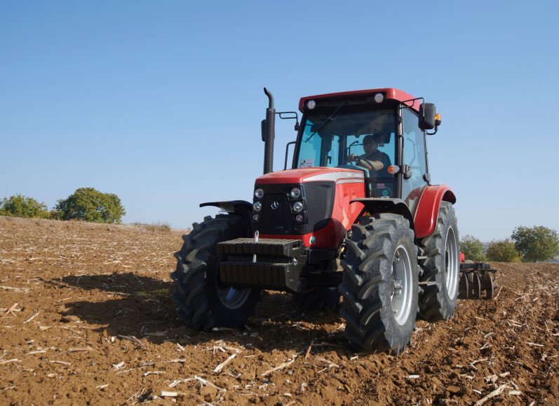Traktor Astarsa 4150
