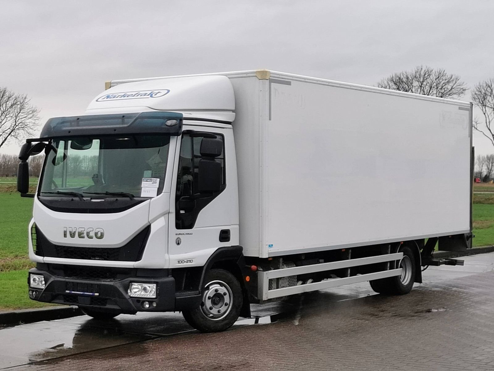 Lastwagen Iveco 100E 21-P/482
