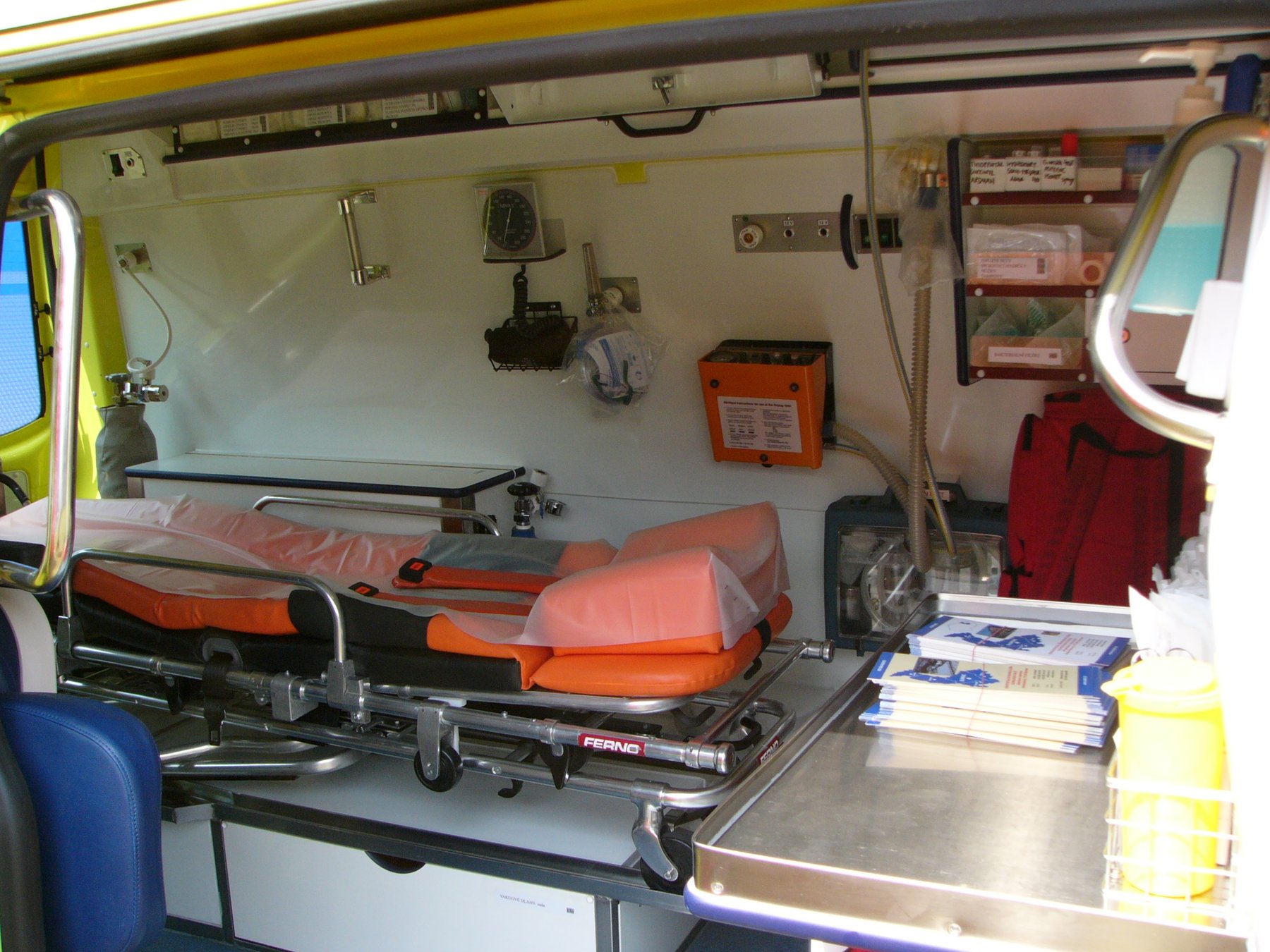 Volkswagen T5 AMBULANCE