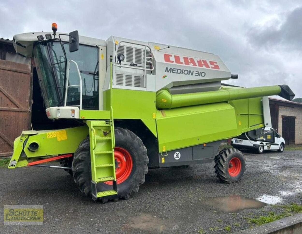 Harvester CLAAS Medion 310