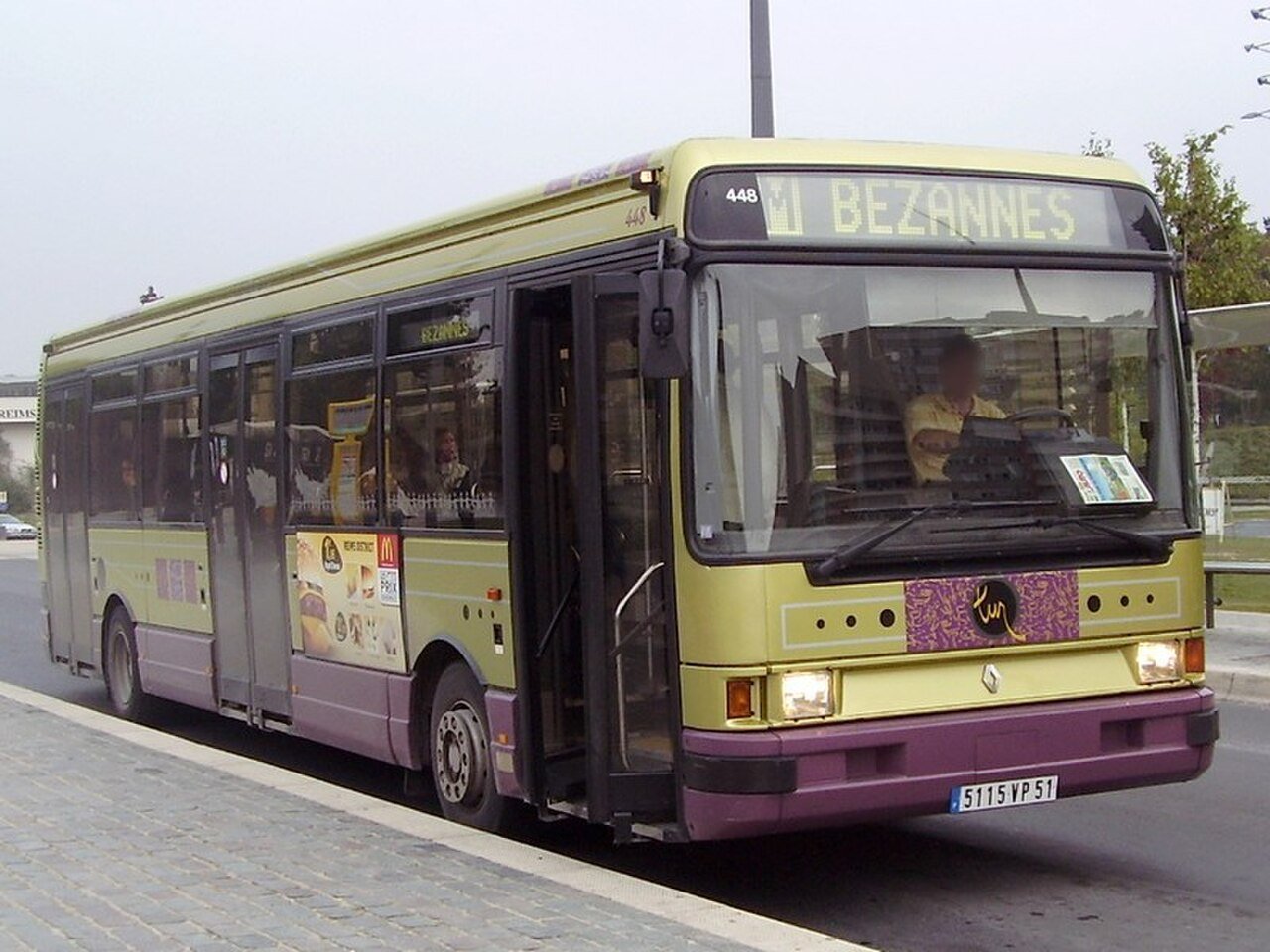 Van Renault R1126