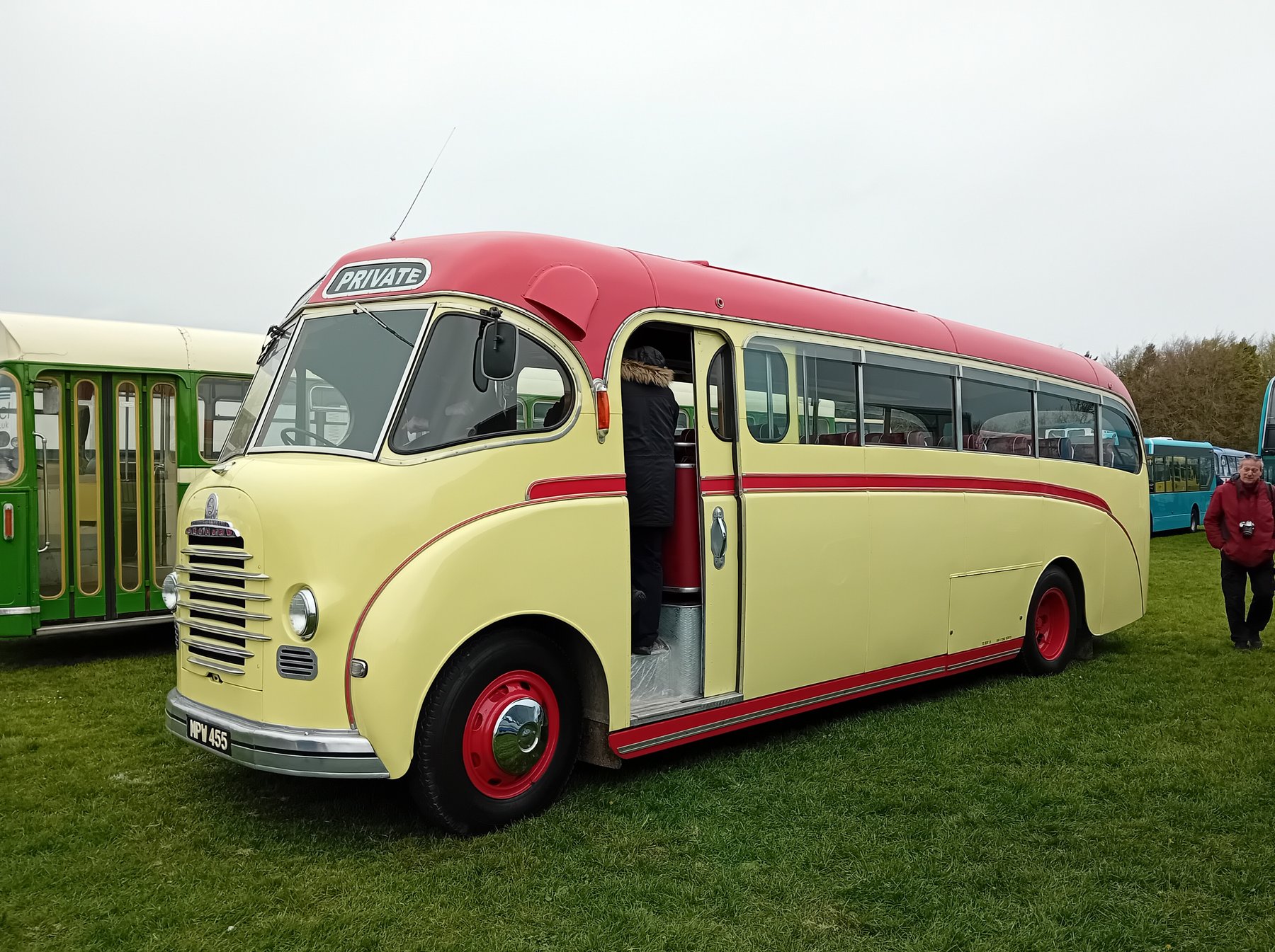 Truck Bedford D/D BUS/ COACH