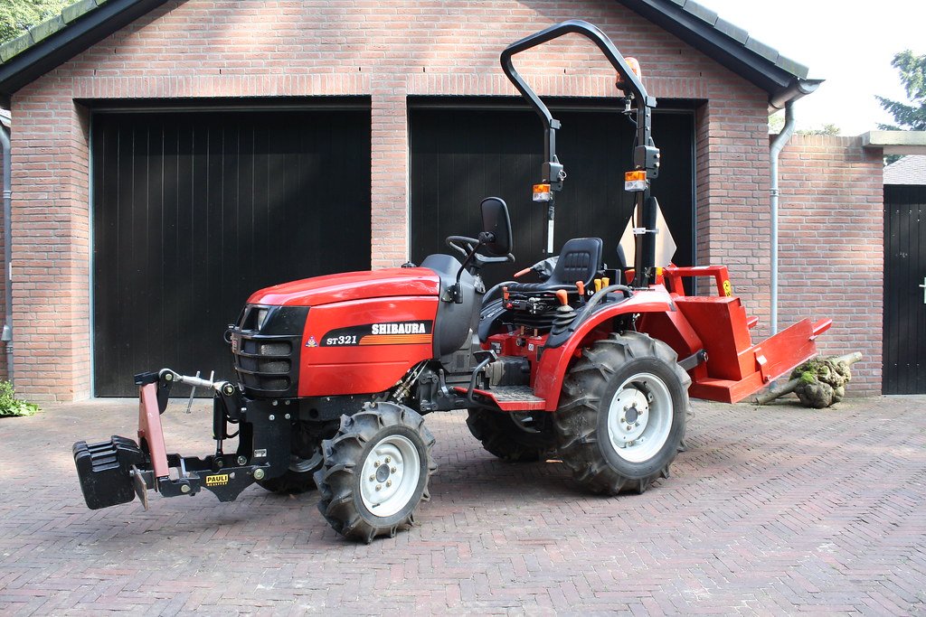 Traktor Shibaura ST 321