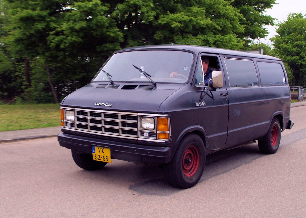 Van Dodge B250-HB23E-VAN/2780