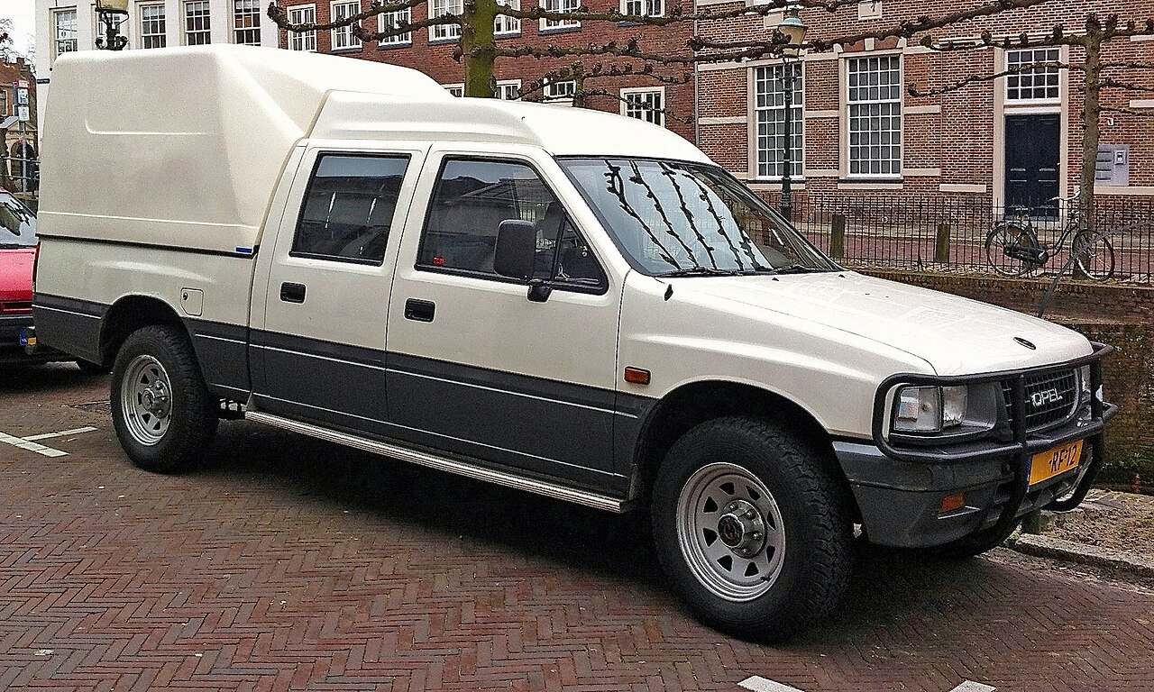 Van Opel PICK UP TFR 16 CREW CAB