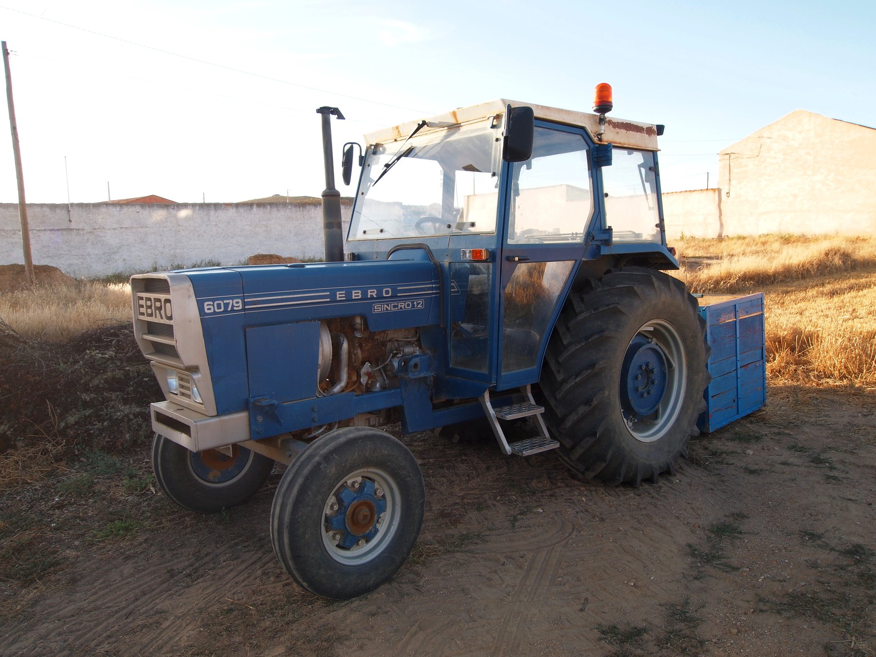 Tractor Ebro 6075
