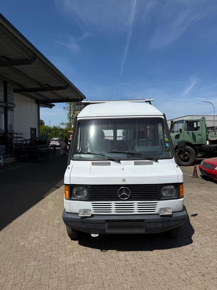 Van Mercedes Benz 210 D-KB