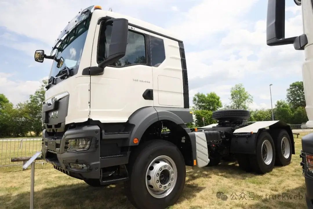 Truck MAN TGS 43.440 8X4 BH WS