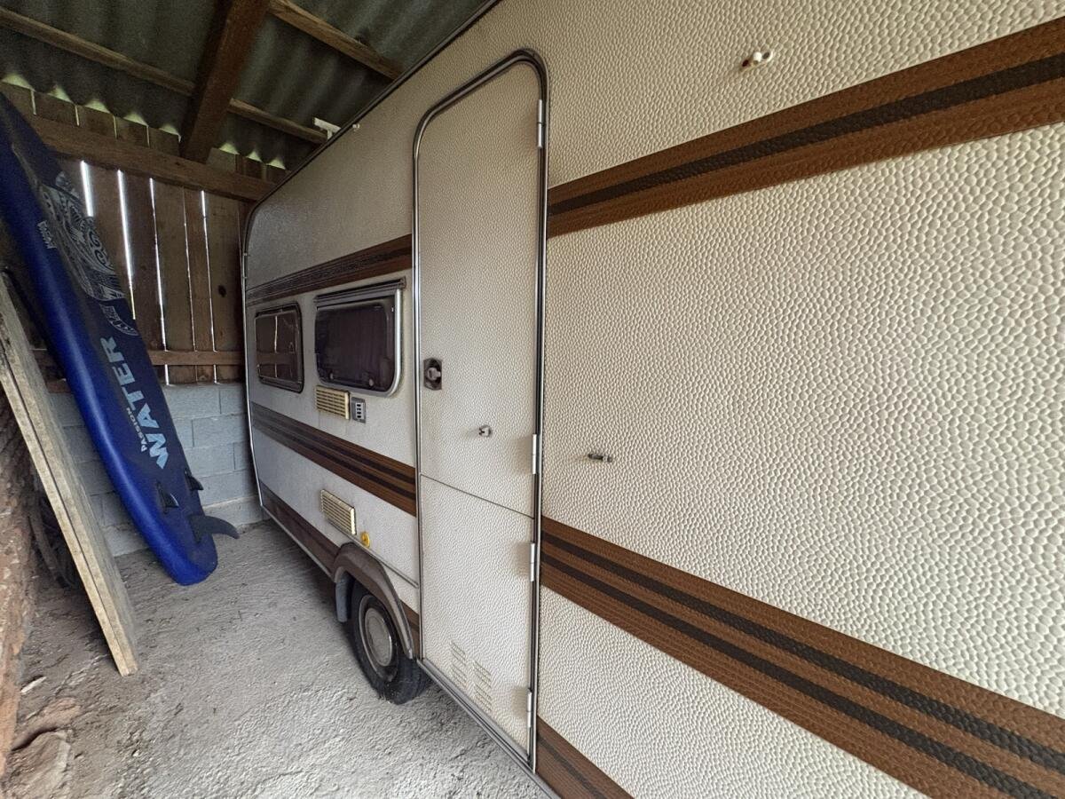 Trailer ERIBA TAIGA 380