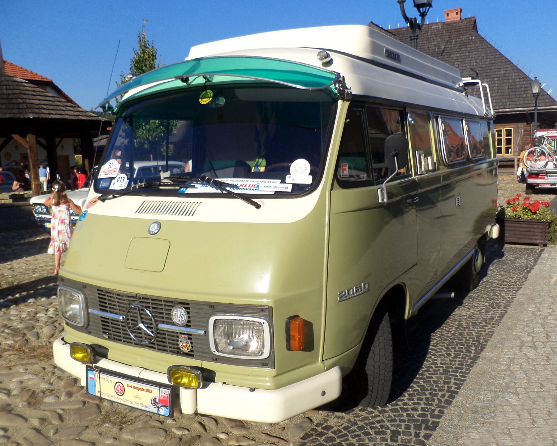 Van Mercedes Benz L206 DRA/ SIE27
