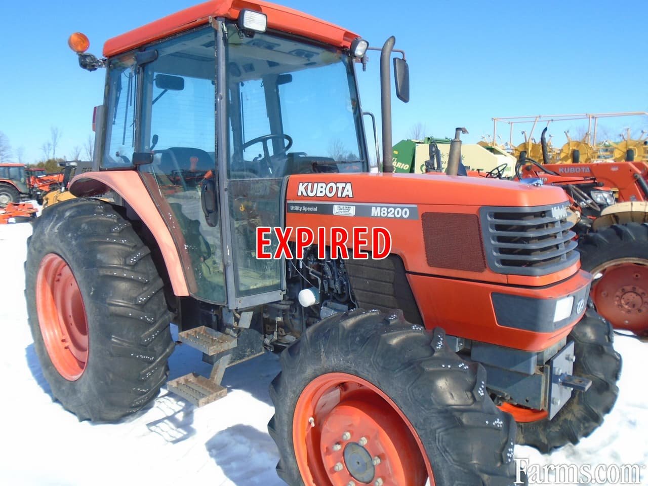 Tractor Kubota M8200 Narrow ROPS 4WD