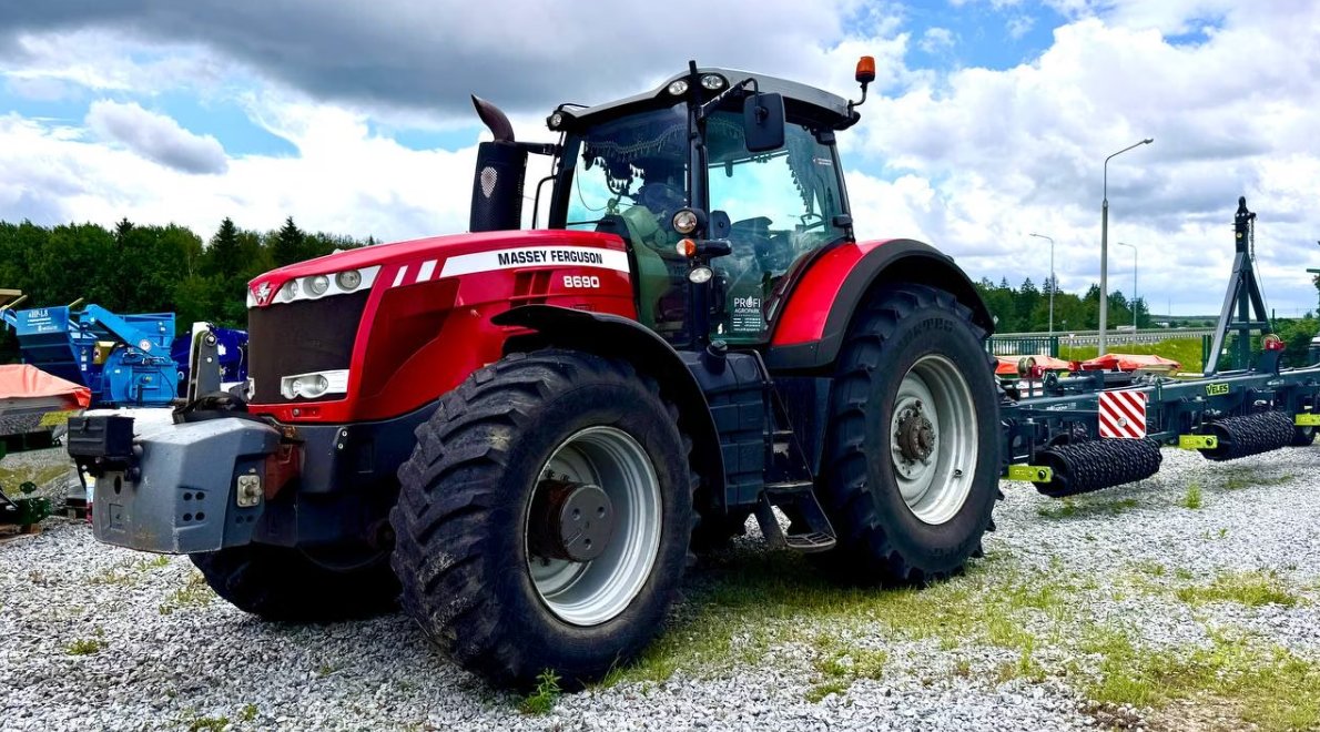 Tractor Massey Ferguson 8690