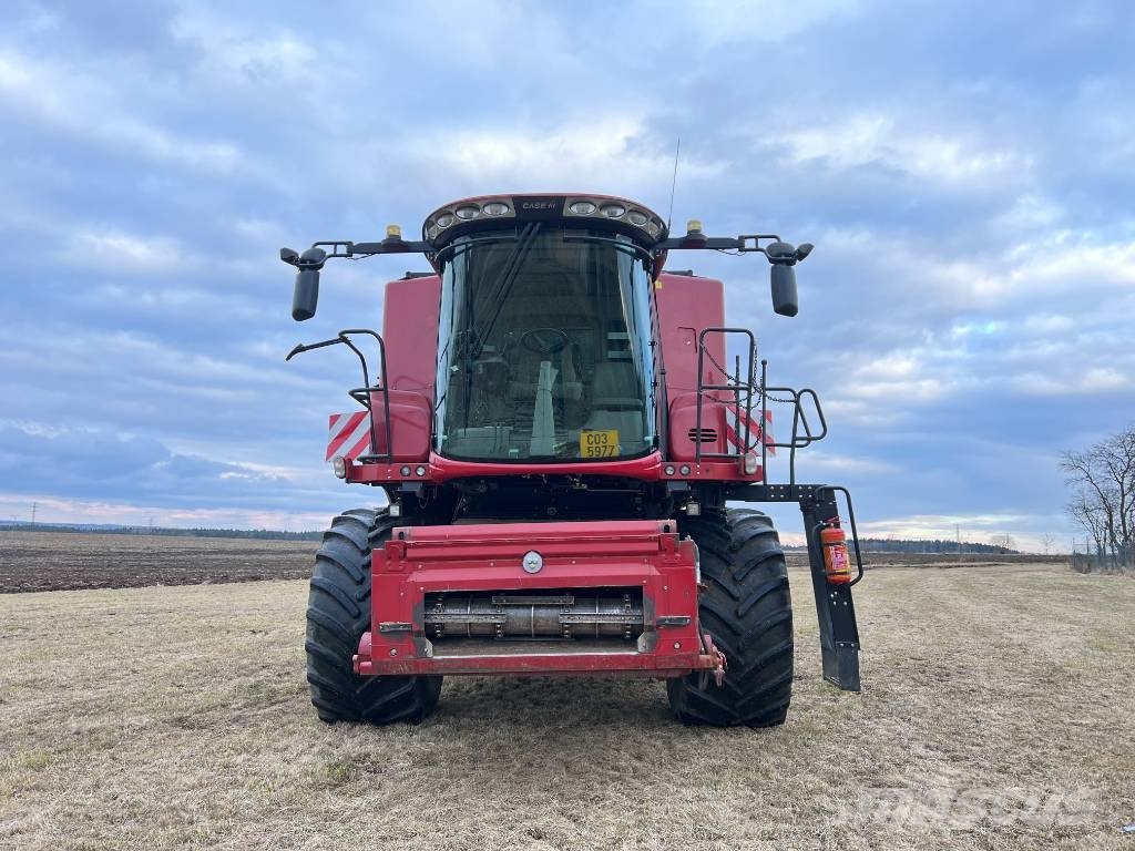 Erntemaschine Case IH Axial Flow 8240