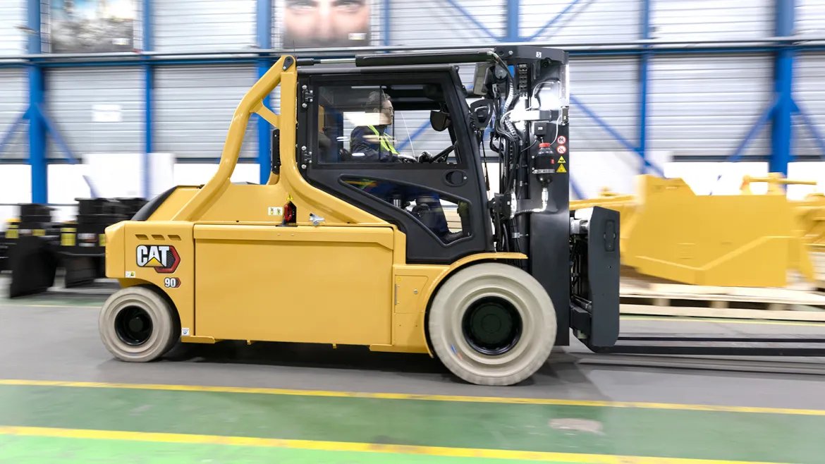 Electric forklifts CAT Lift Trucks EP 45 2