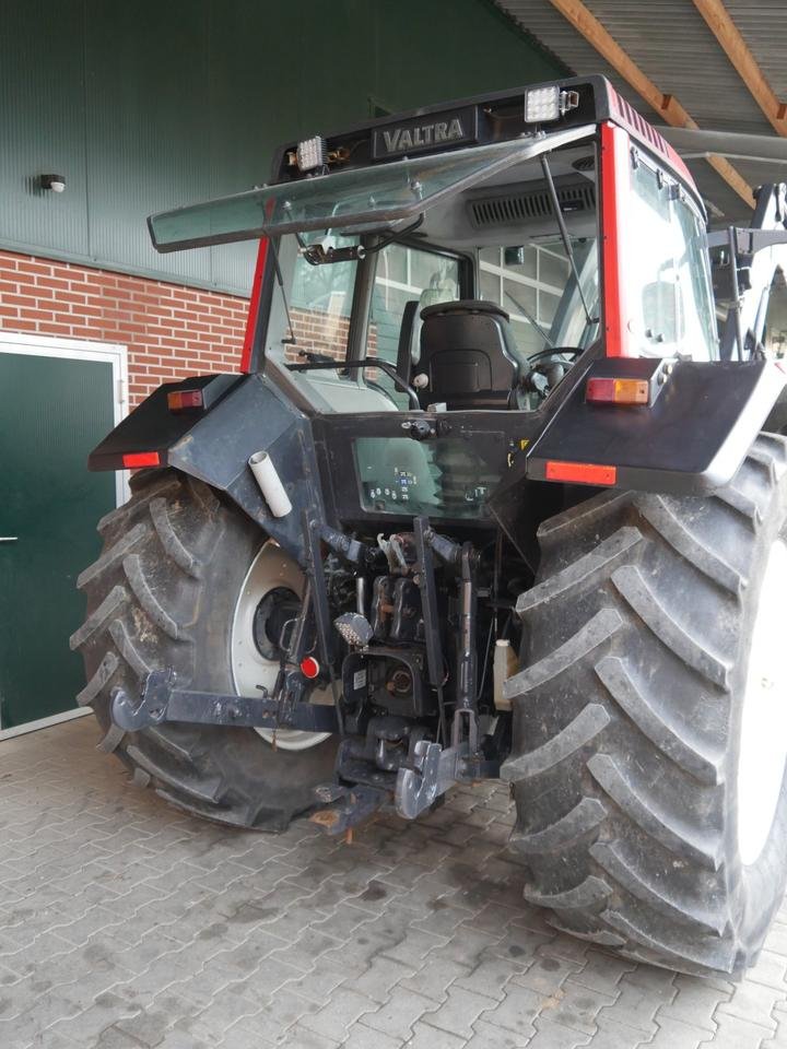 Valtra X-100