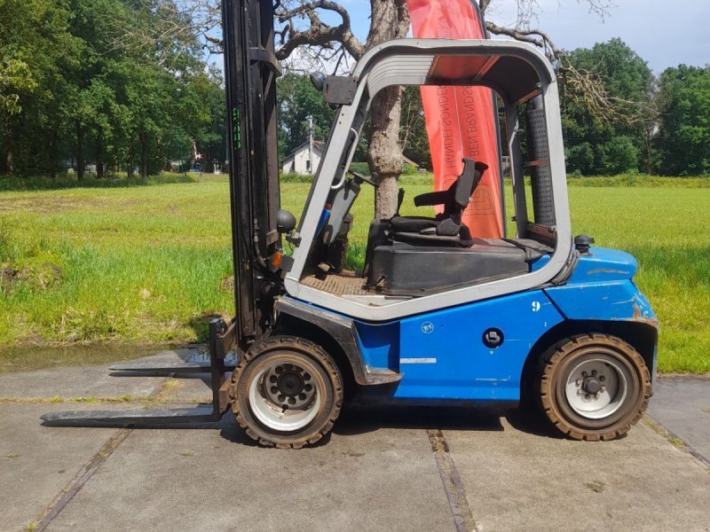 Wózek widłowy Bt C4D450E