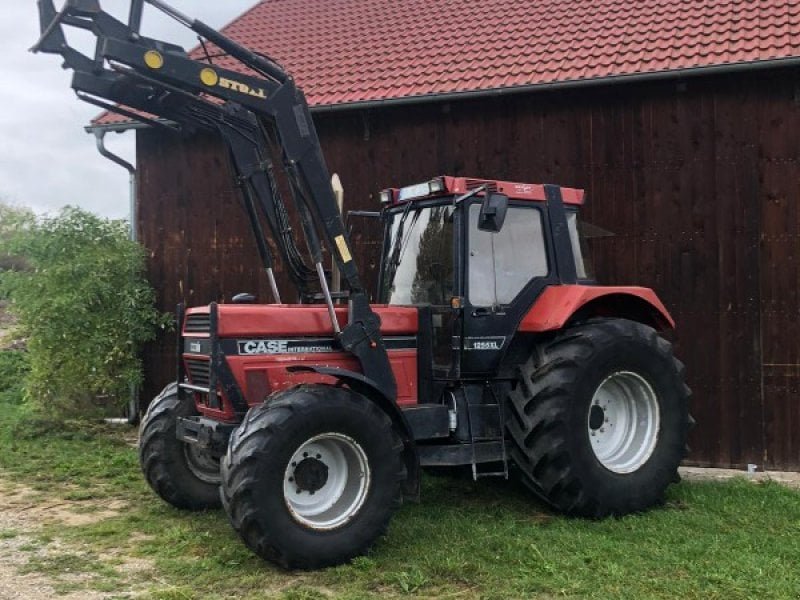 Tractor Case IH 1255 XL