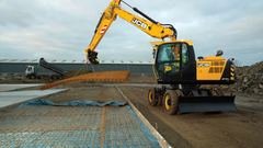 JCB JS160W