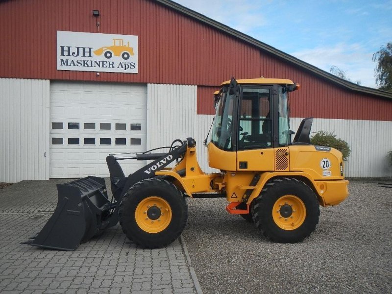 Radlader Volvo L32