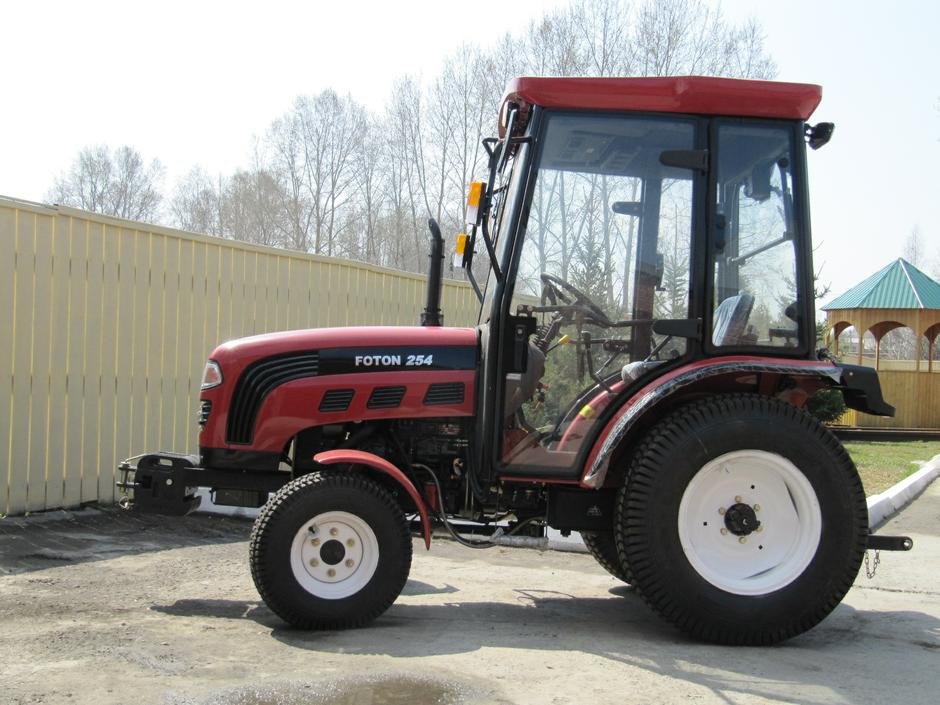 Traktor Foton FT 254