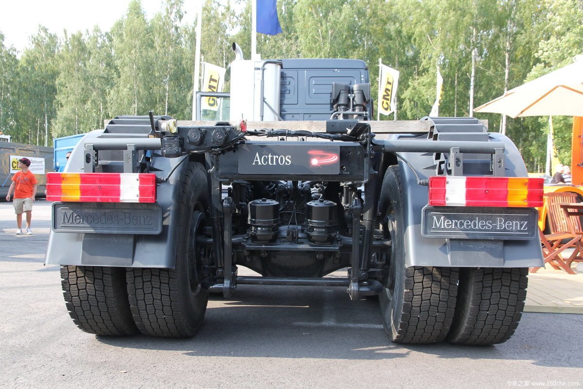 Truck Mercedes Benz 8X8 WIDE SPREAD