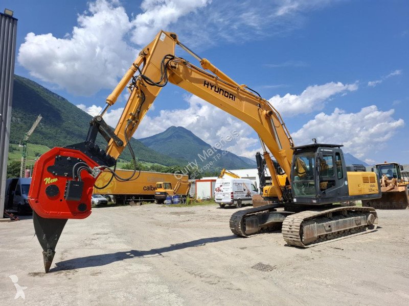 Excavator Hyundai R320NLC-7