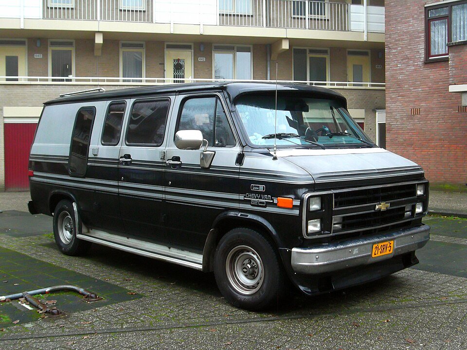 Van Chevrolet CHEVY VAN 20 GLOBE