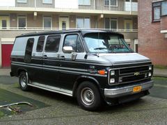 Chevrolet CHEVY VAN 20 GLOBE