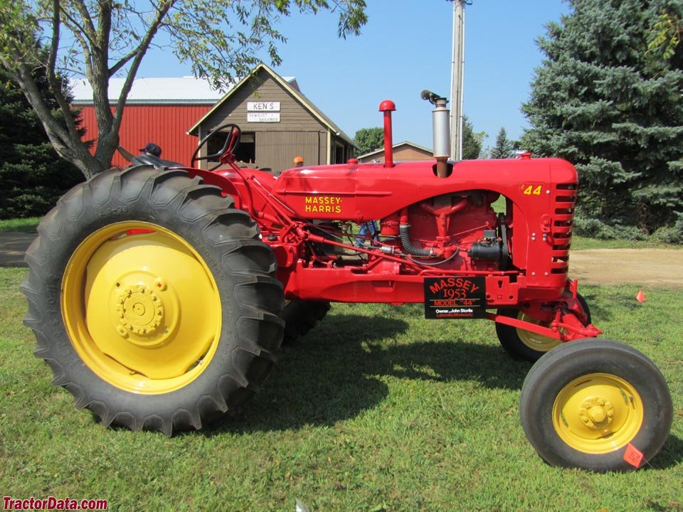 Tractor Massey Harris M-H 44