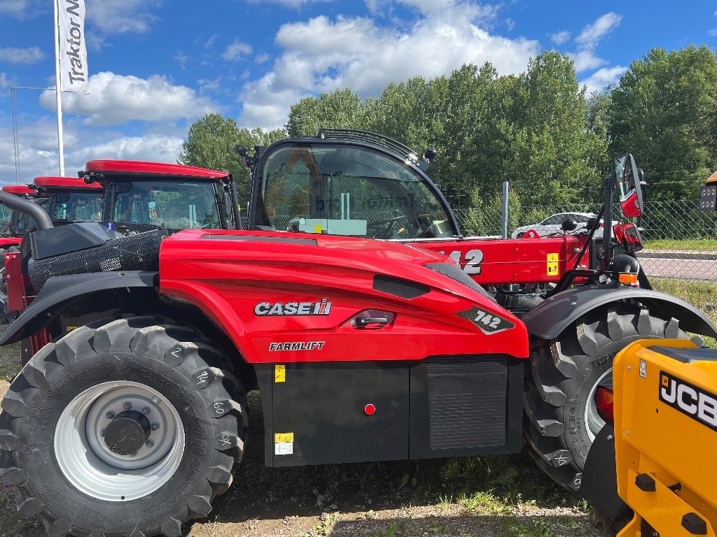 Tractor Case IH FARMLIFT 742