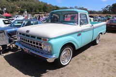 Ford F-100 CUSTOM CAB