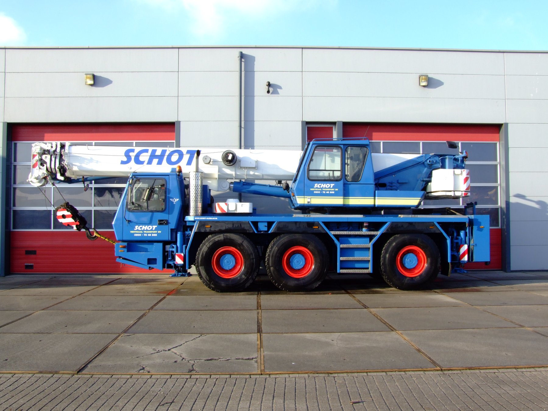 Truck Grove 84-35 G