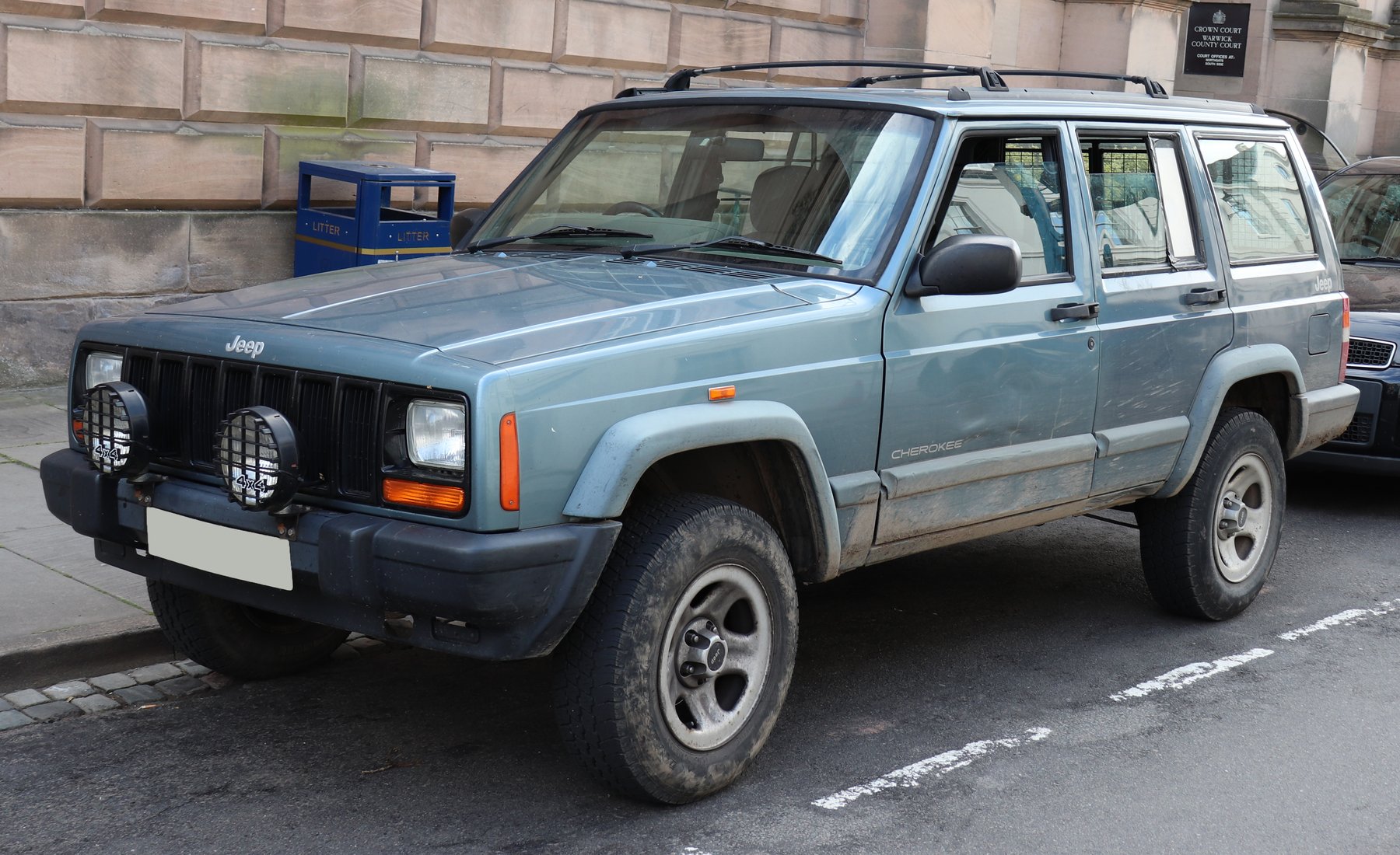 Van Jeep CHEROKEE SPORT