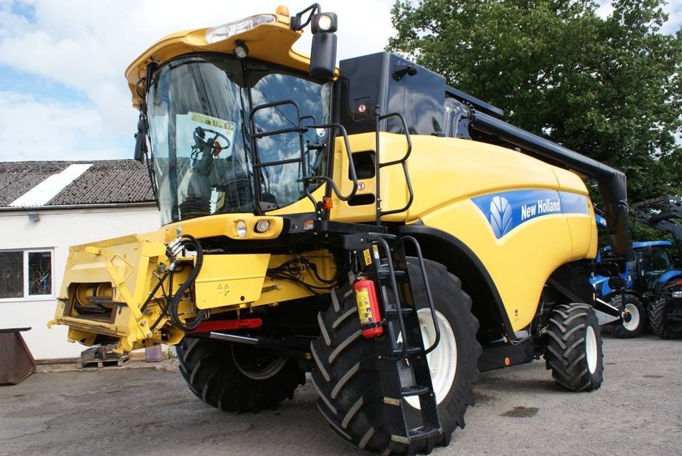 Harvester New Holland CX 8040 SCR