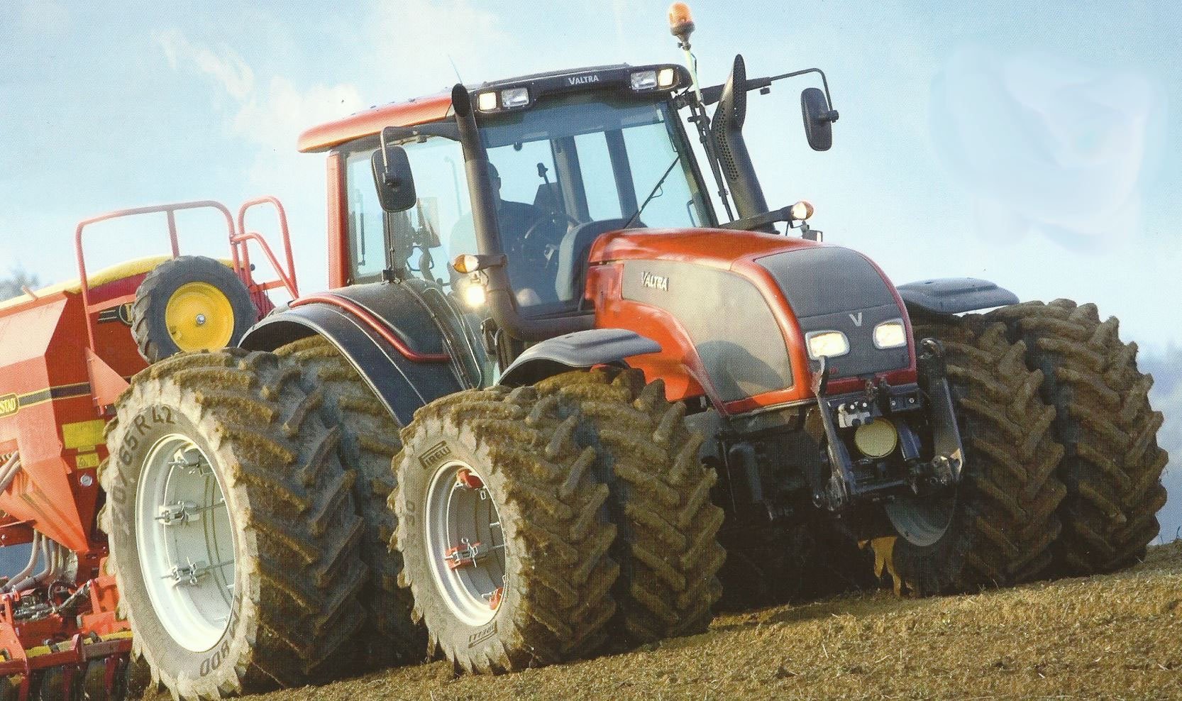 Traktor Valtra T171 HI-TECH