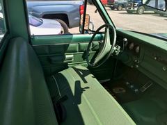 Jeep J-4700