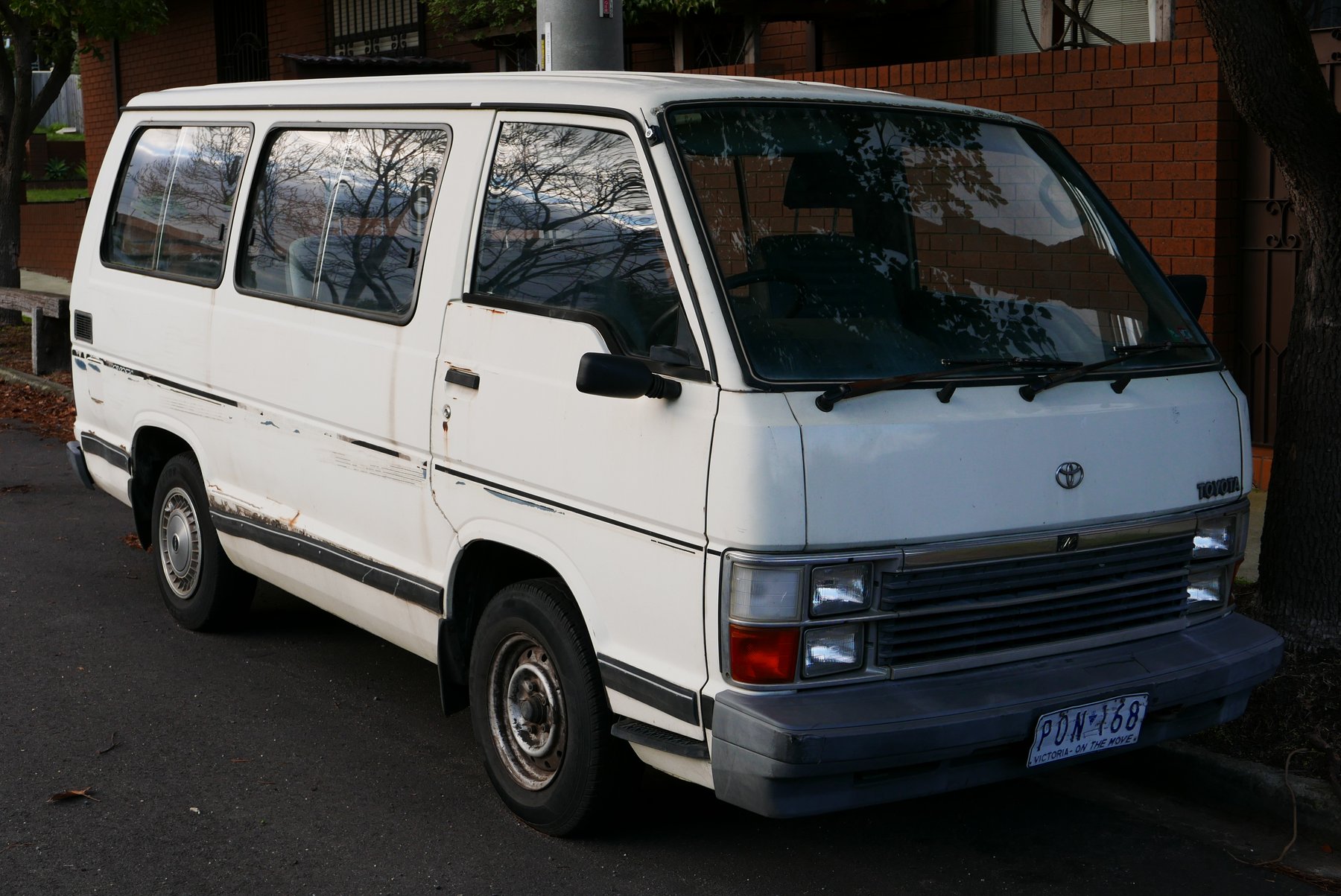 Van Toyota Hiace LH51 LV