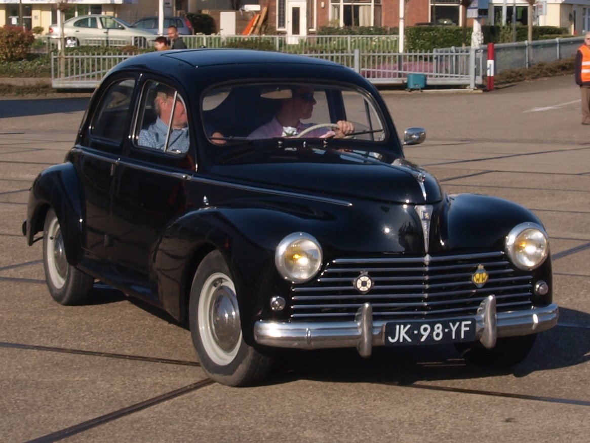 Van Peugeot 203 C