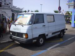 Mercedes Benz MB100 DL