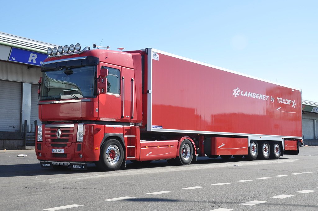 Lastwagen Renault AE 520-18T