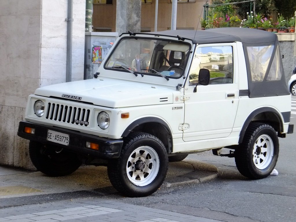 Van Suzuki SJ410Q