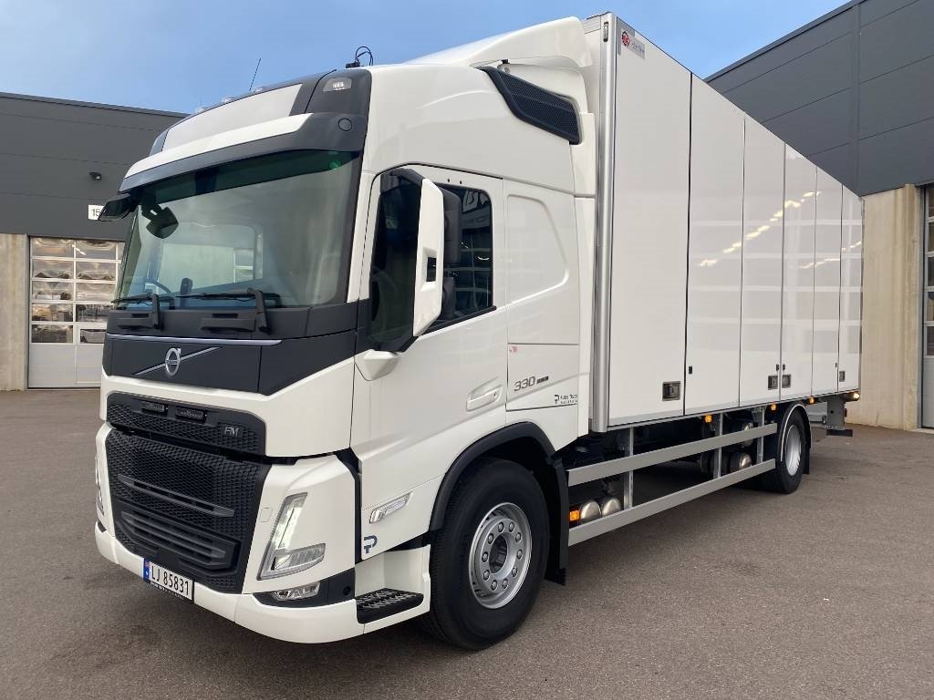 Truck Volvo 330
