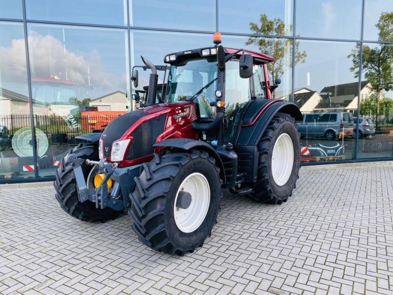 Traktor Valtra N143H