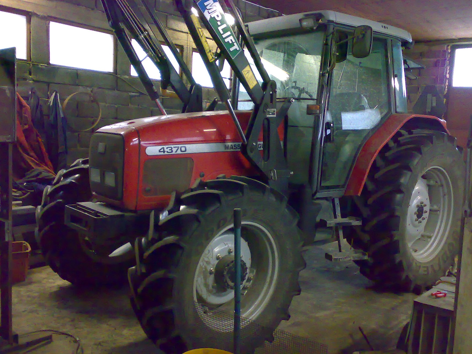 Tractor Massey Ferguson MF 4370