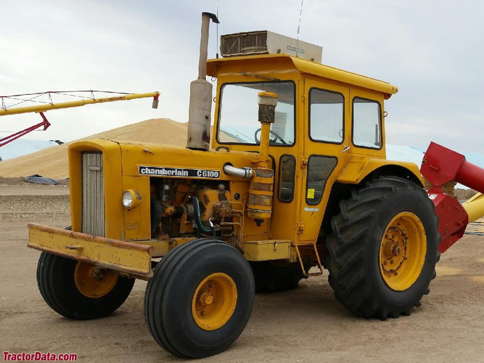 Tractor Chamberlain C6100