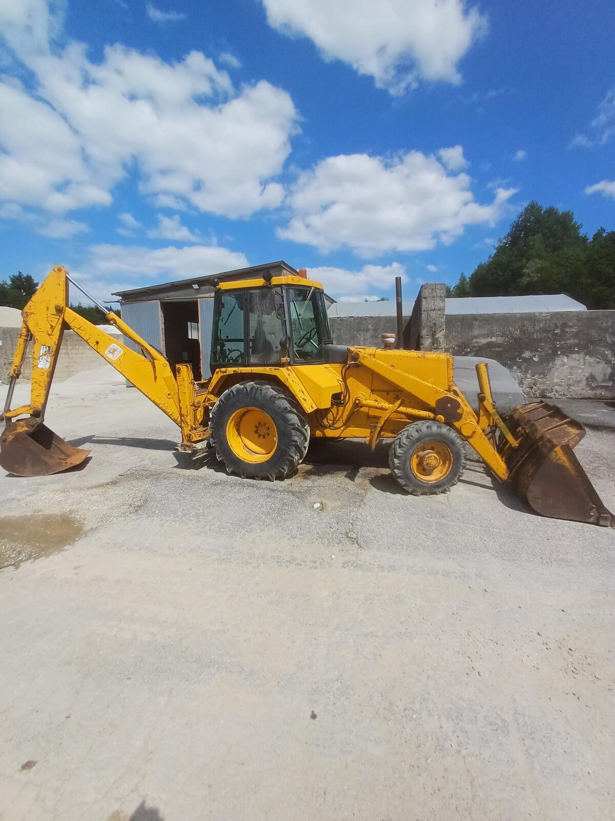 John Deere 415B