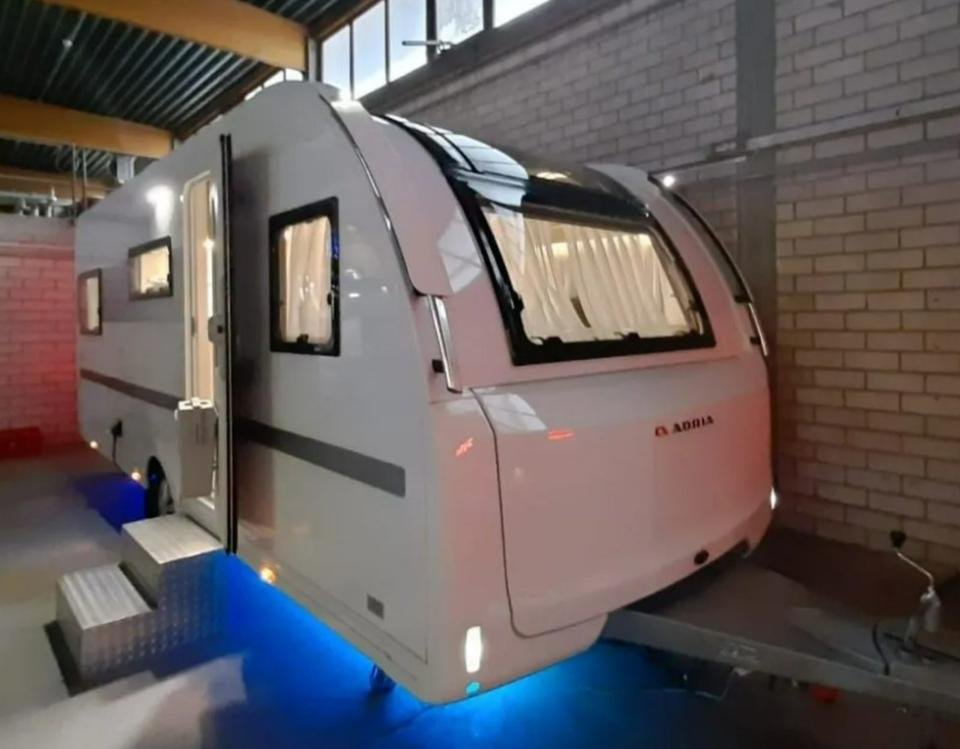 Car trailers up to 3.5 t Adria Unica 542