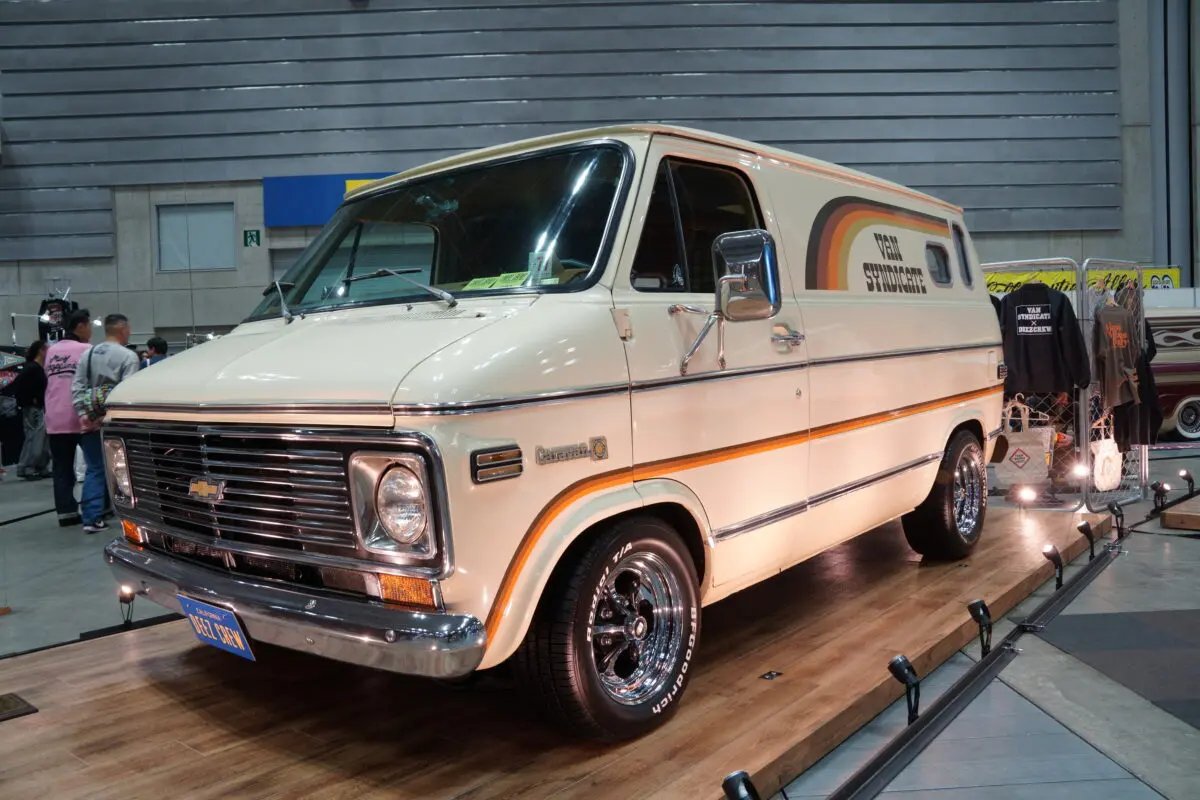 Transporter Chevrolet VAN 910