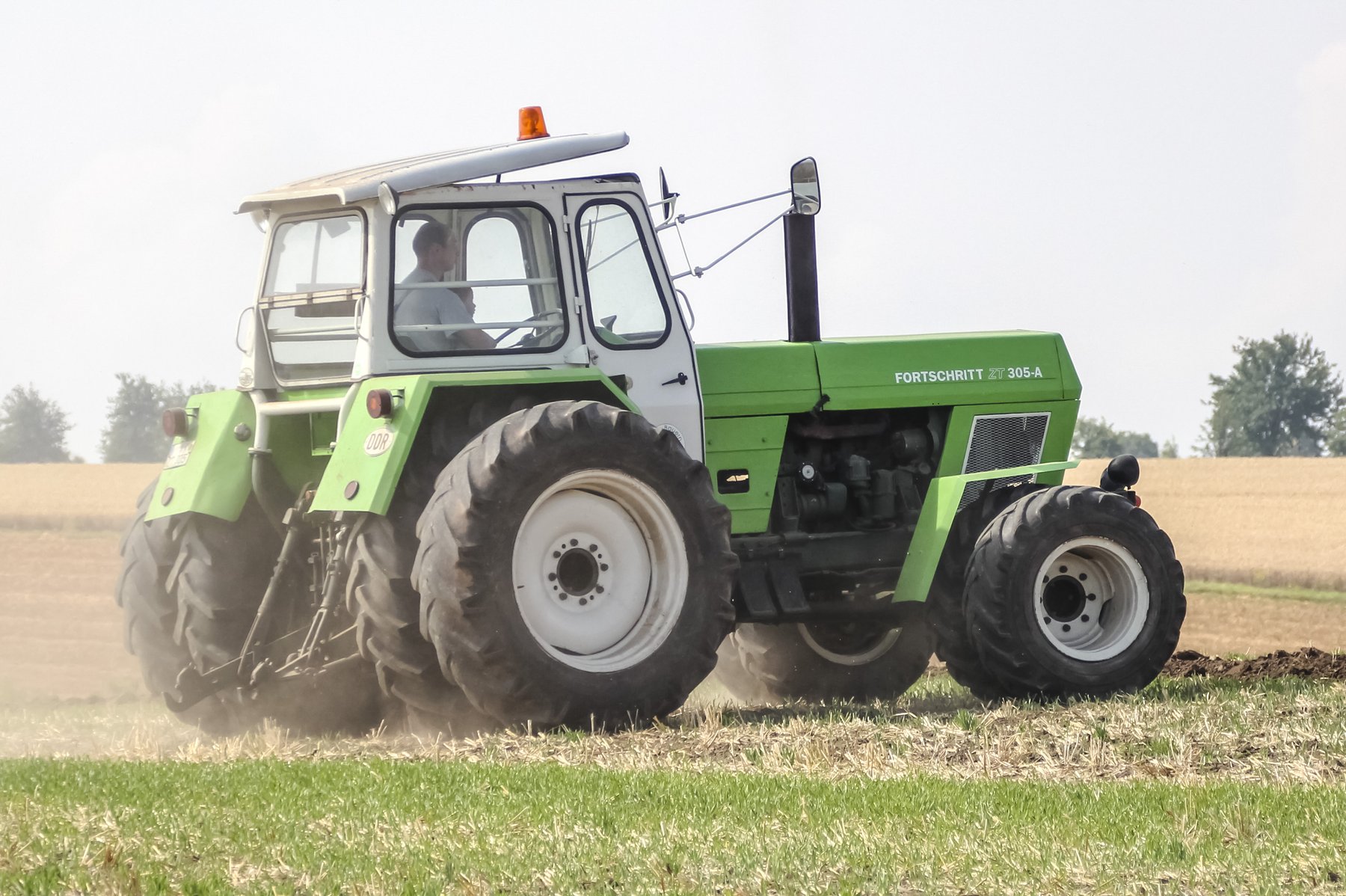 Tractor Fortschritt Hangtraktor ZT 305