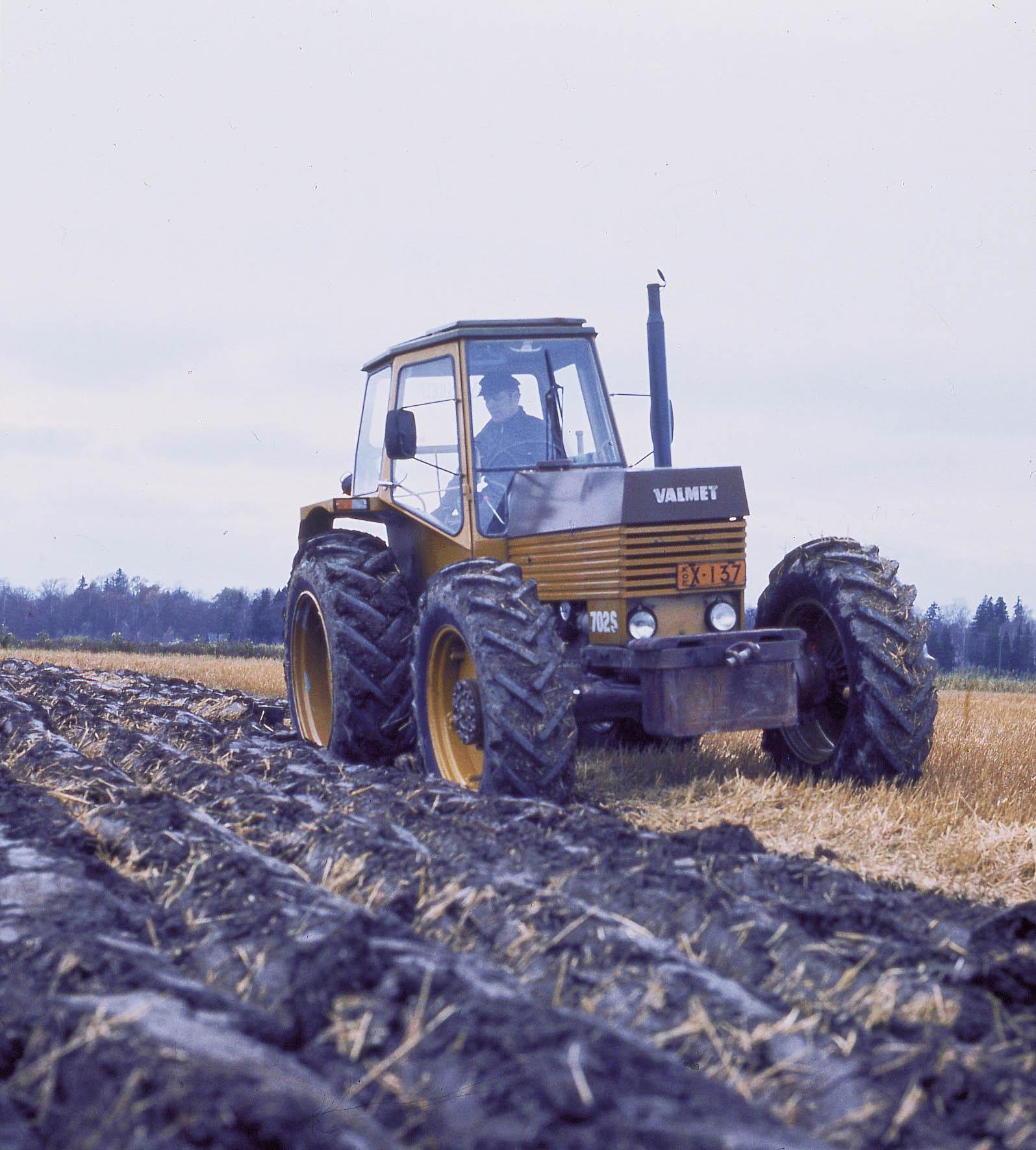 Tractor Valmet 900-4